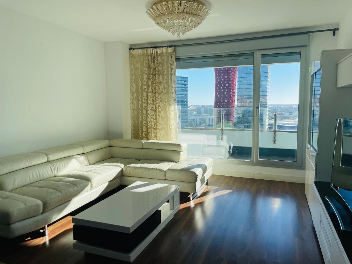Fira De Barcelona City View Apartment With Garage Parking L'Hospitalet de Llobregat Esterno foto