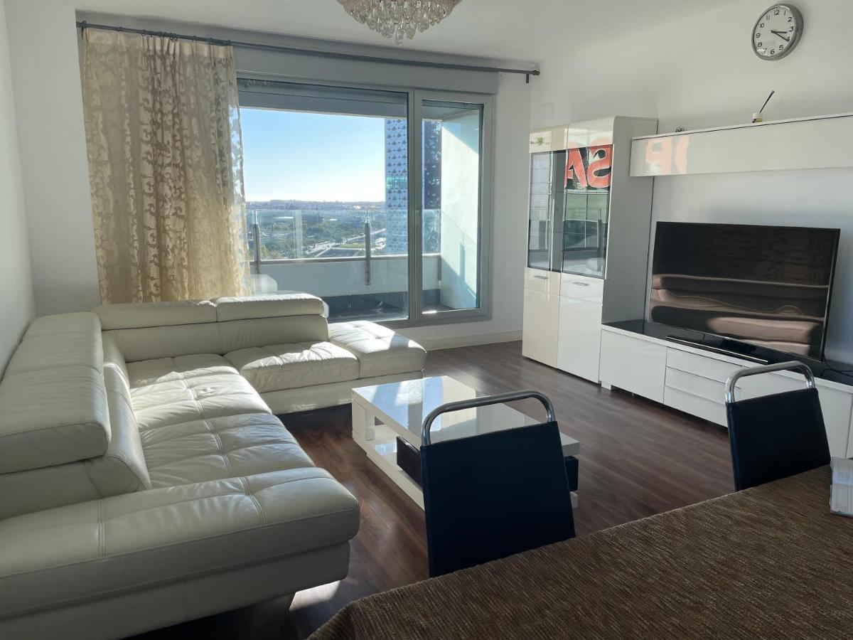 Fira De Barcelona City View Apartment With Garage Parking L'Hospitalet de Llobregat Esterno foto