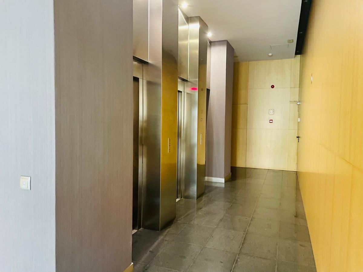 Fira De Barcelona City View Apartment With Garage Parking L'Hospitalet de Llobregat Esterno foto