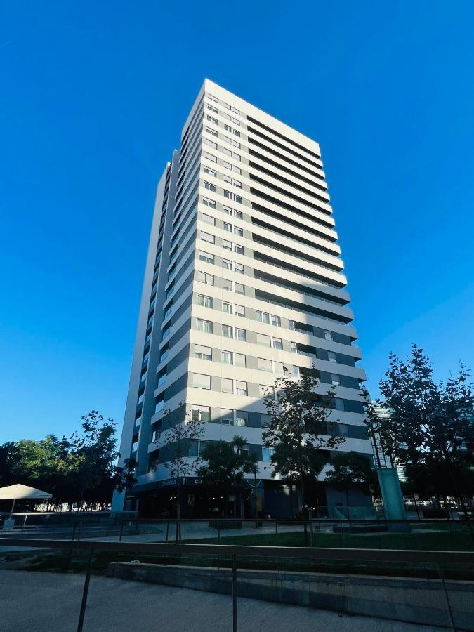 Fira De Barcelona City View Apartment With Garage Parking L'Hospitalet de Llobregat Esterno foto