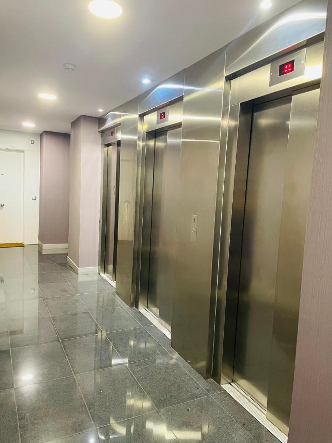 Fira De Barcelona City View Apartment With Garage Parking L'Hospitalet de Llobregat Esterno foto